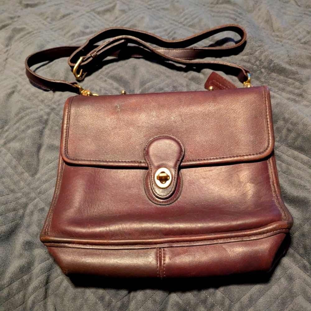 Vintage Coach Willis Bag with original hang tag
